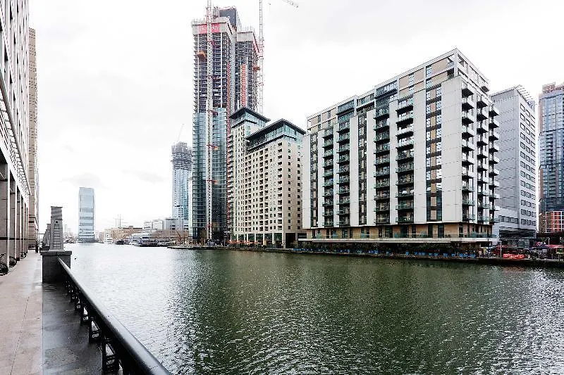 Hotel Oyo Home 30336 Discovery Dock New 2 Bed London