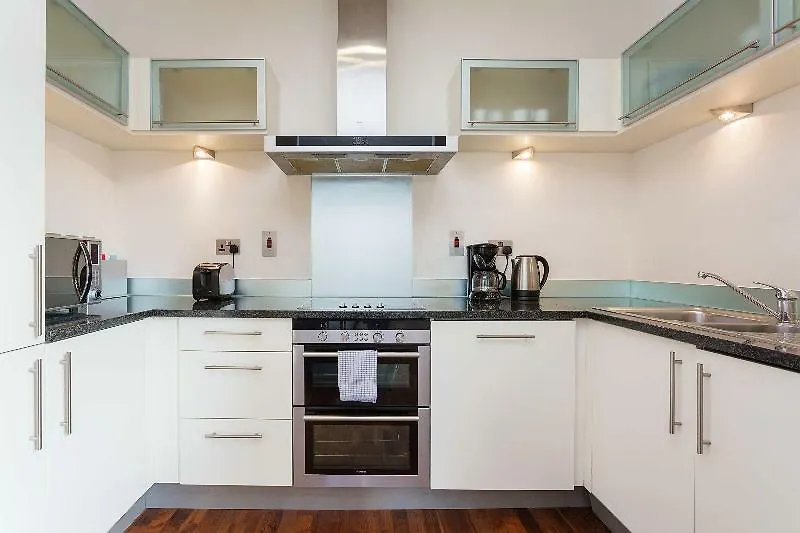 Hotel Oyo Home 30336 Discovery Dock New 2 Bed London